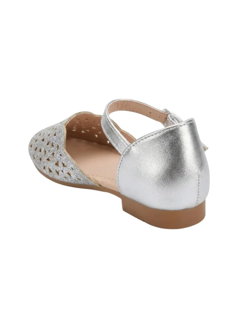 Geoomnii Silver Infant Girls’ Closed Flat Shoes – Soft, Lightweight & Comfortable Fit for Women | Best Price UAE
